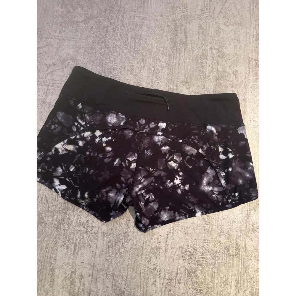 Excellent Condition Lululemon Women's Black and White Speed Up Shorts sz 10